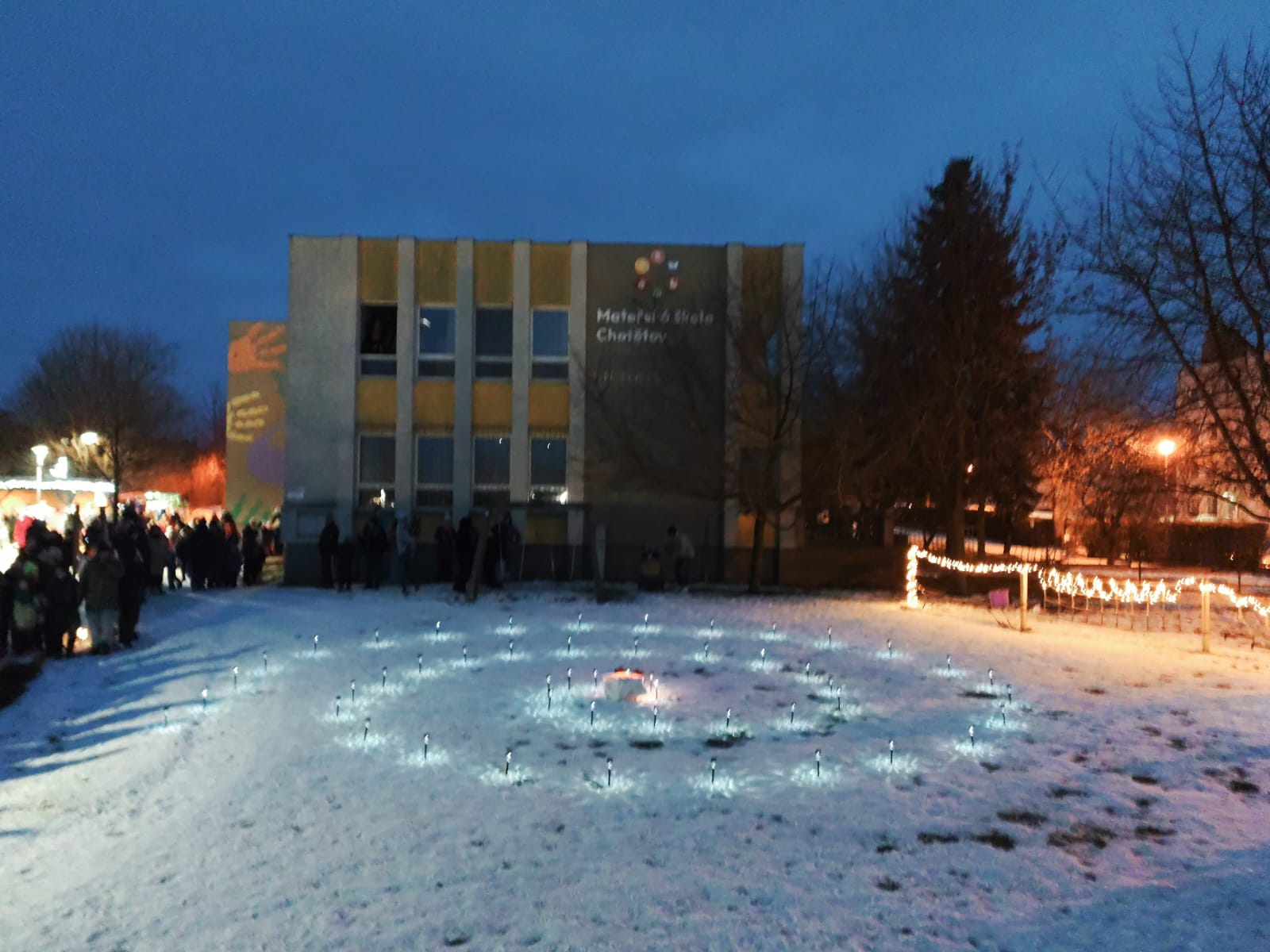 Adventní vystoupení na zahradě MŠ